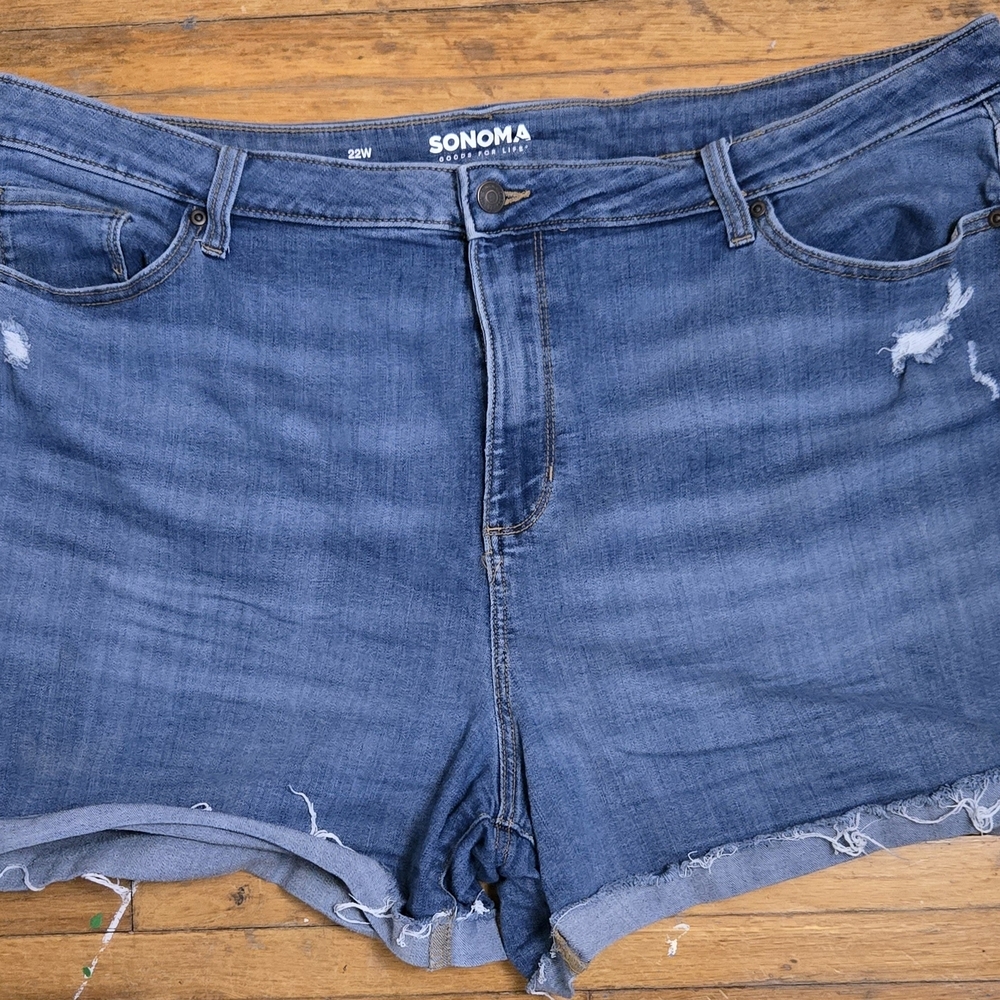 Sonoma Women's Blue Distressed Denim Shorts 22W